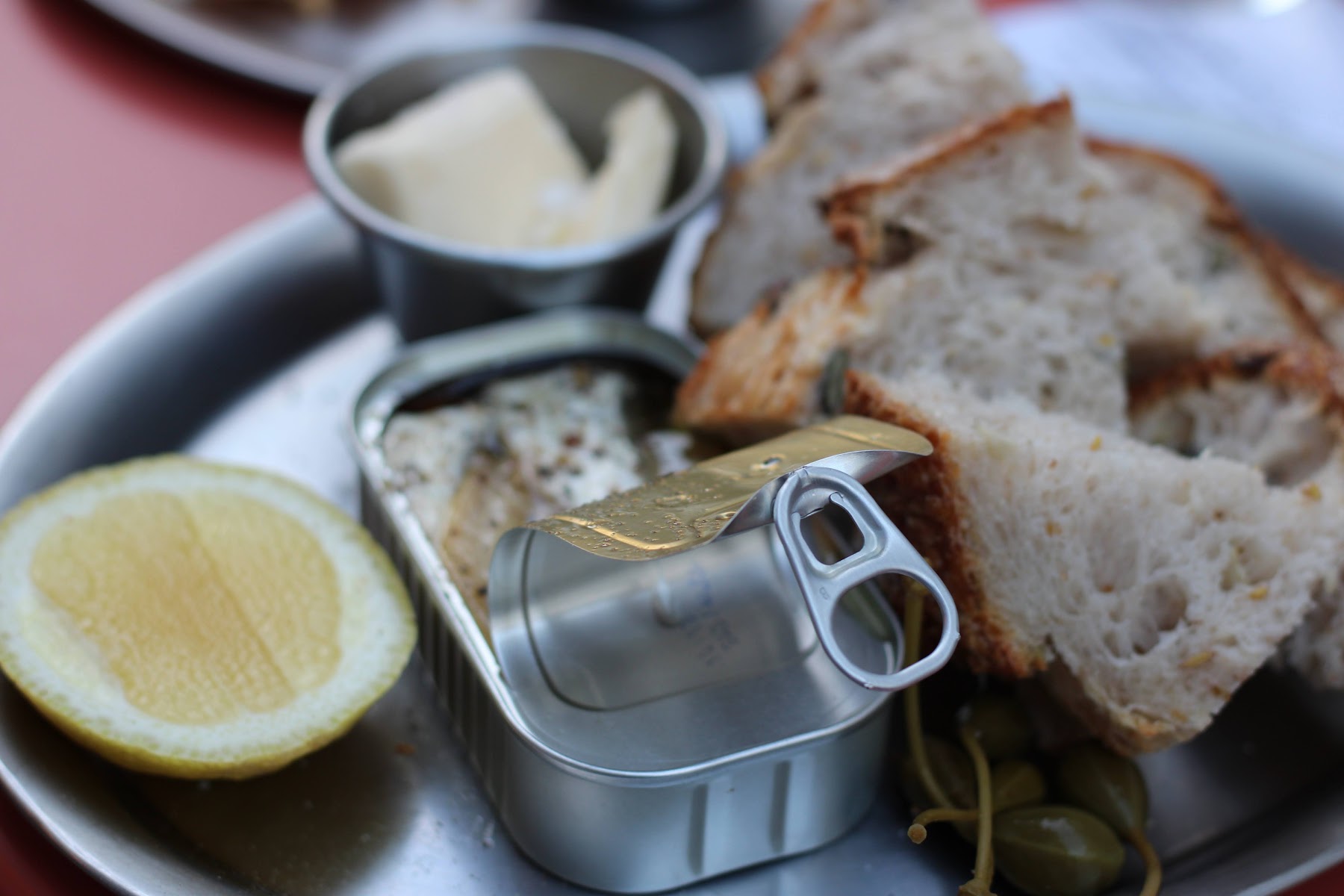 tinned sardines with bread